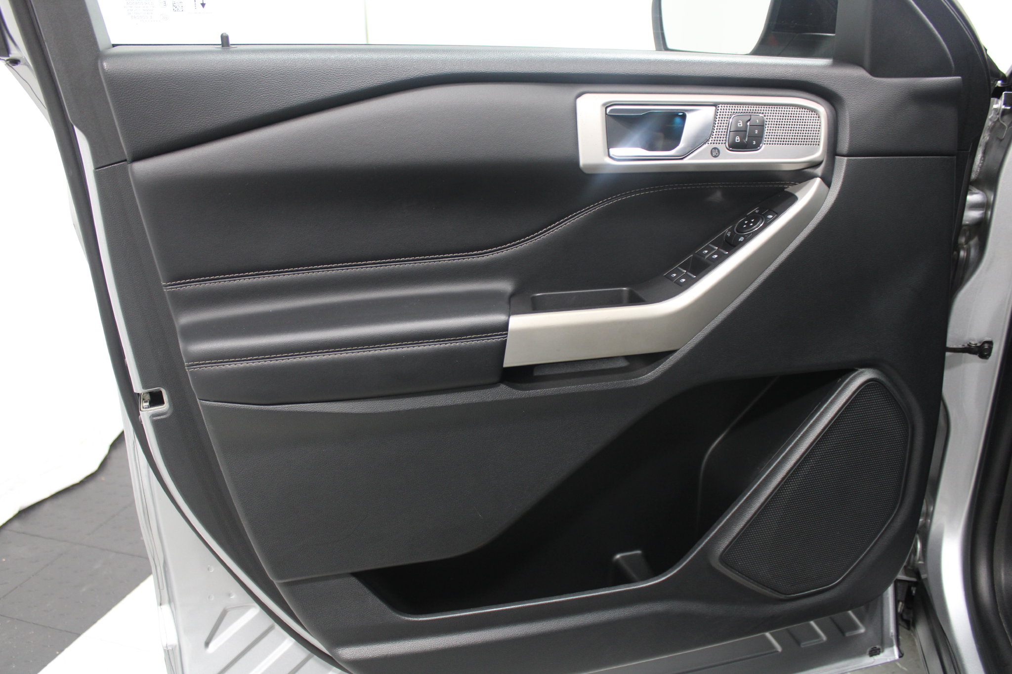 2023 Ford Explorer Limited - Photo 11