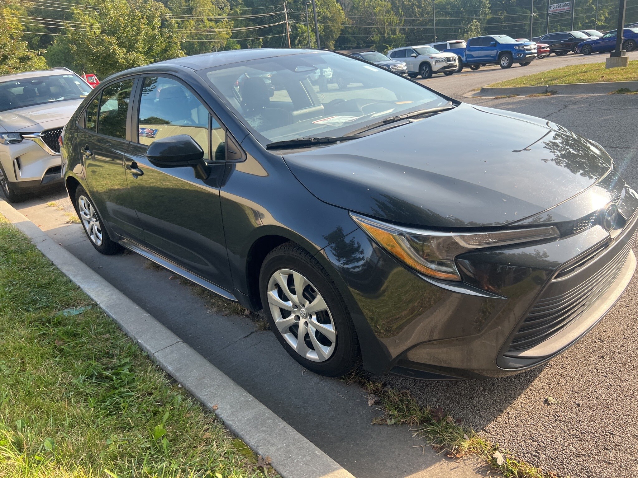 2024 Toyota Corolla LE photo 3