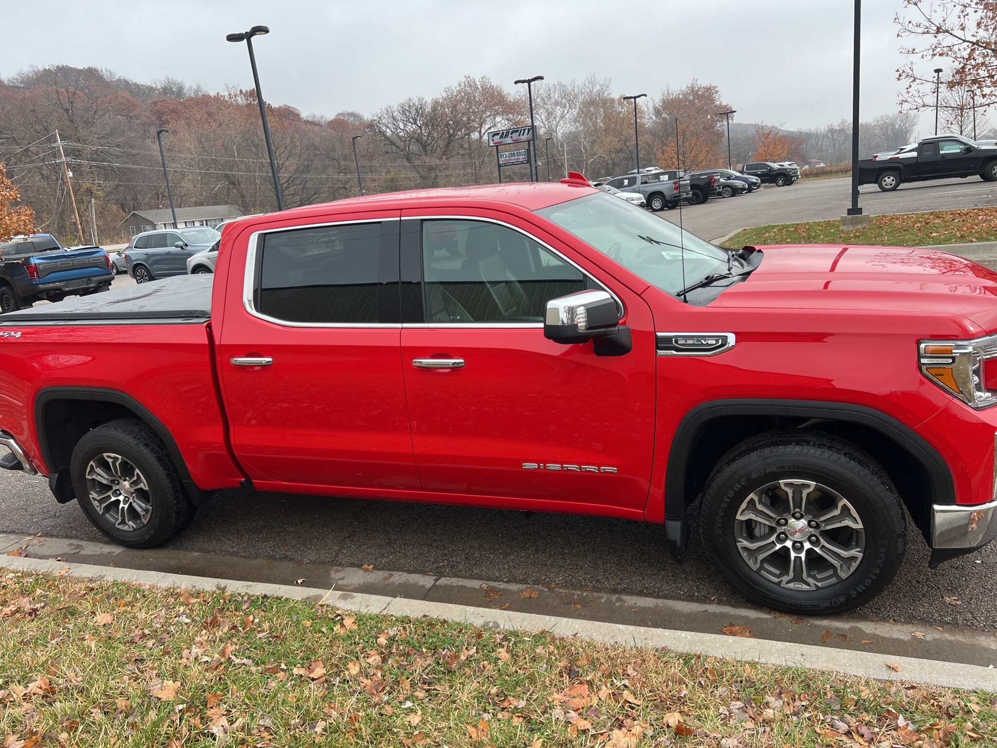 2019 Gmc Sierra 1500 SLT photo 4