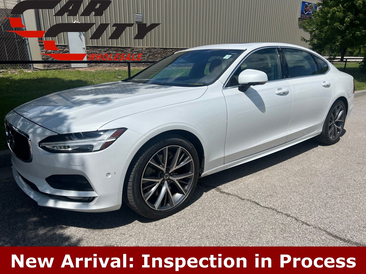 2019 Volvo S90 T6 Momentum AWD's photo