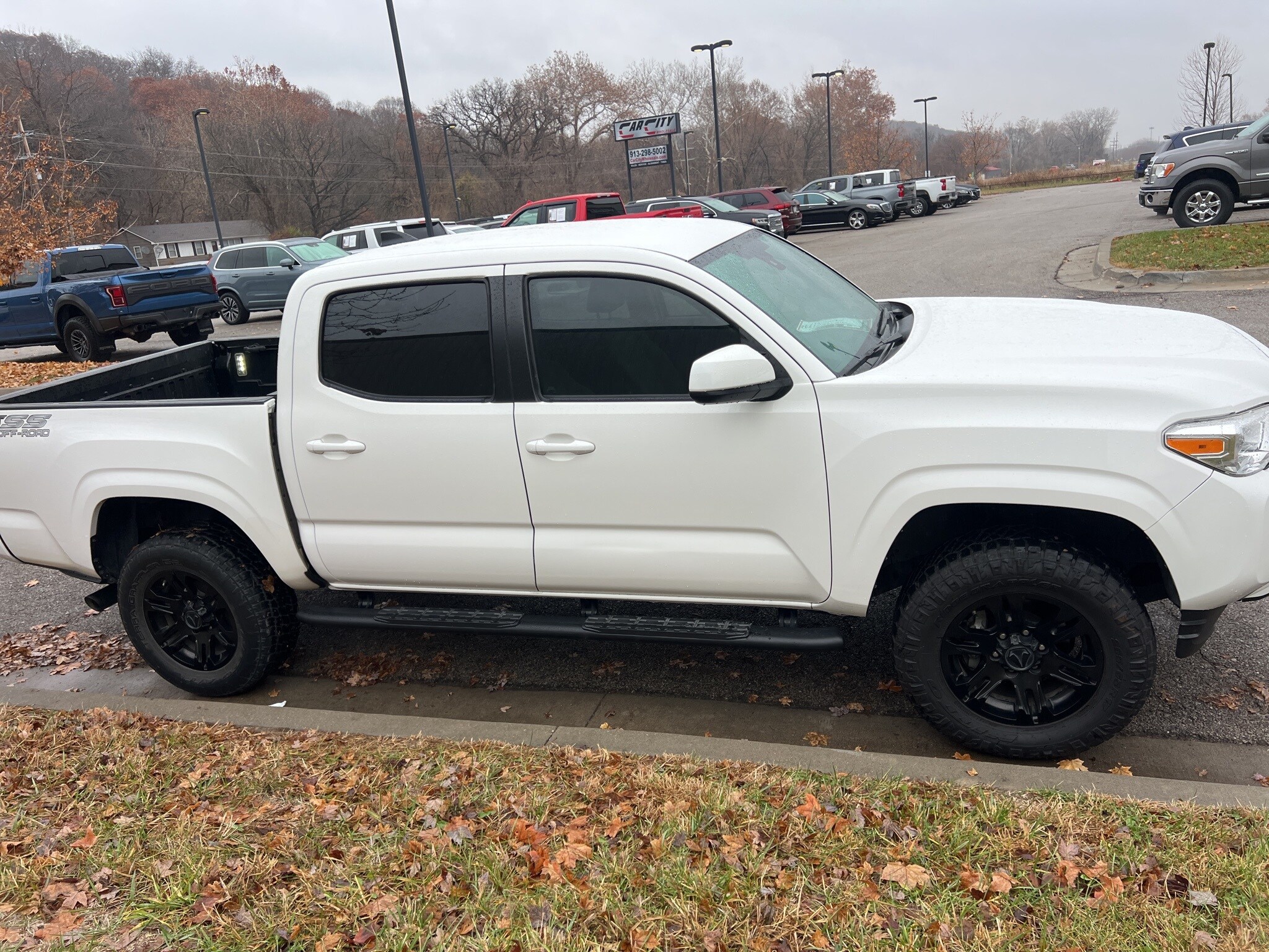 2021 Toyota Tacoma SR photo 4