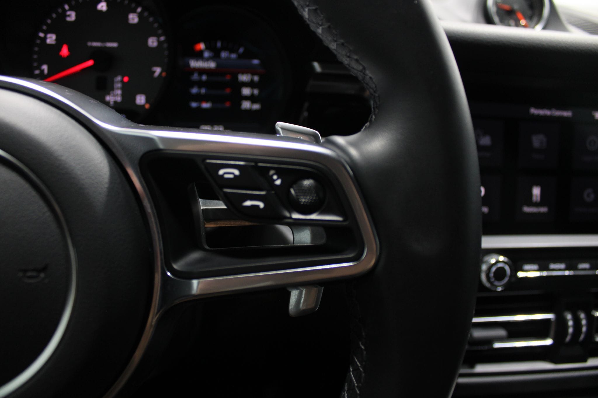 2021 Porsche Macan S - Photo 38