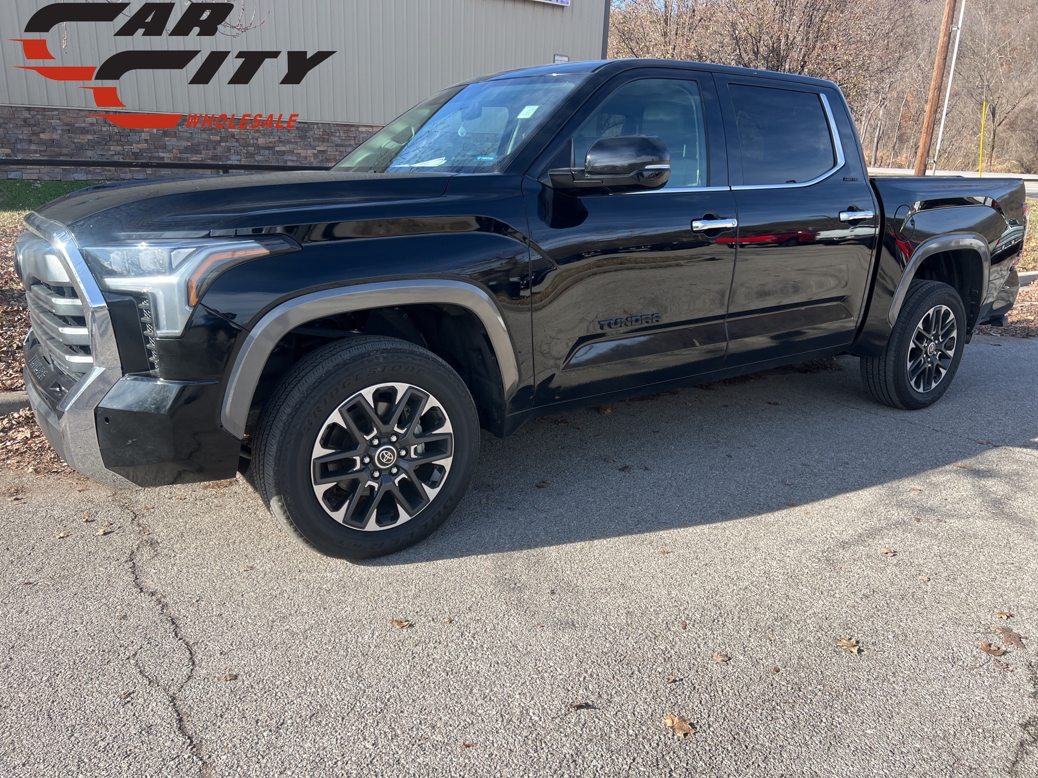 2024 Toyota Tundra Limited's photo