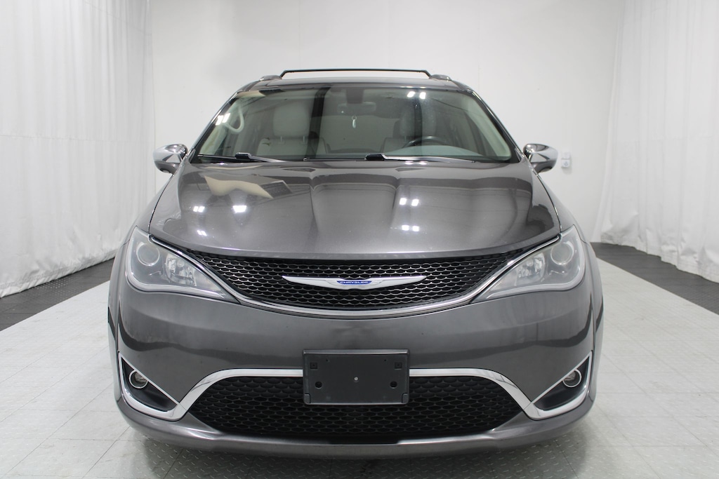 Used 2019 Chrysler Pacifica Limited Minivan/Van