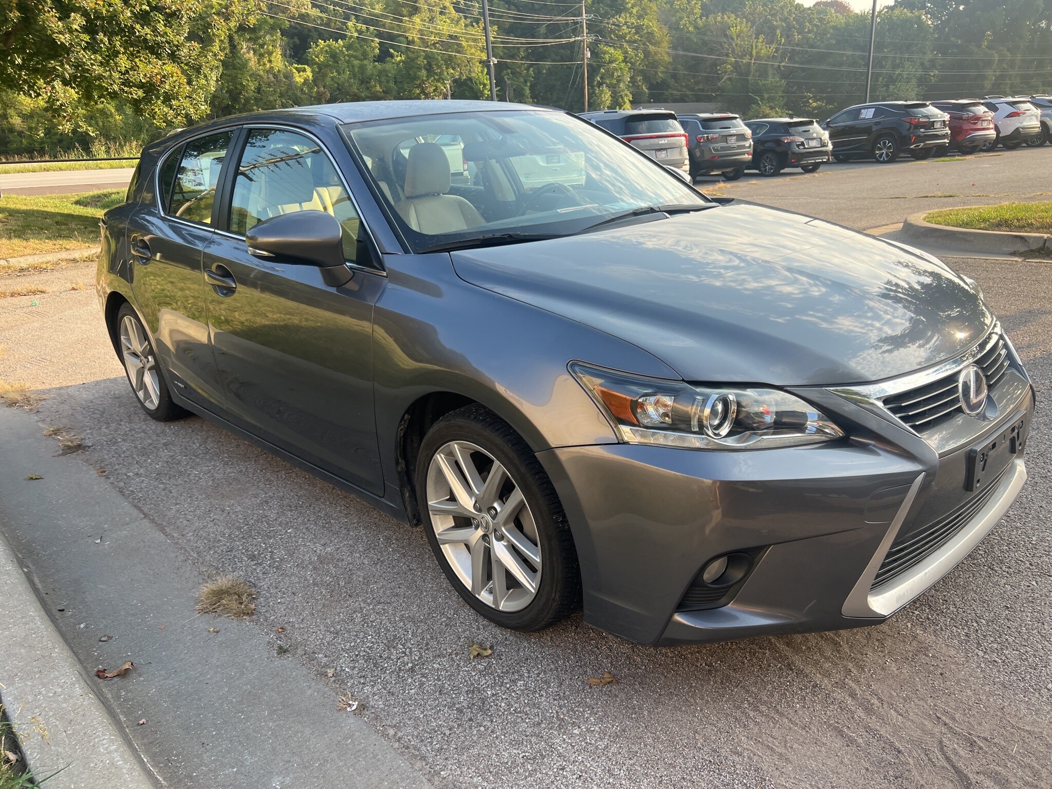 2014 Lexus CT 200h photo 3
