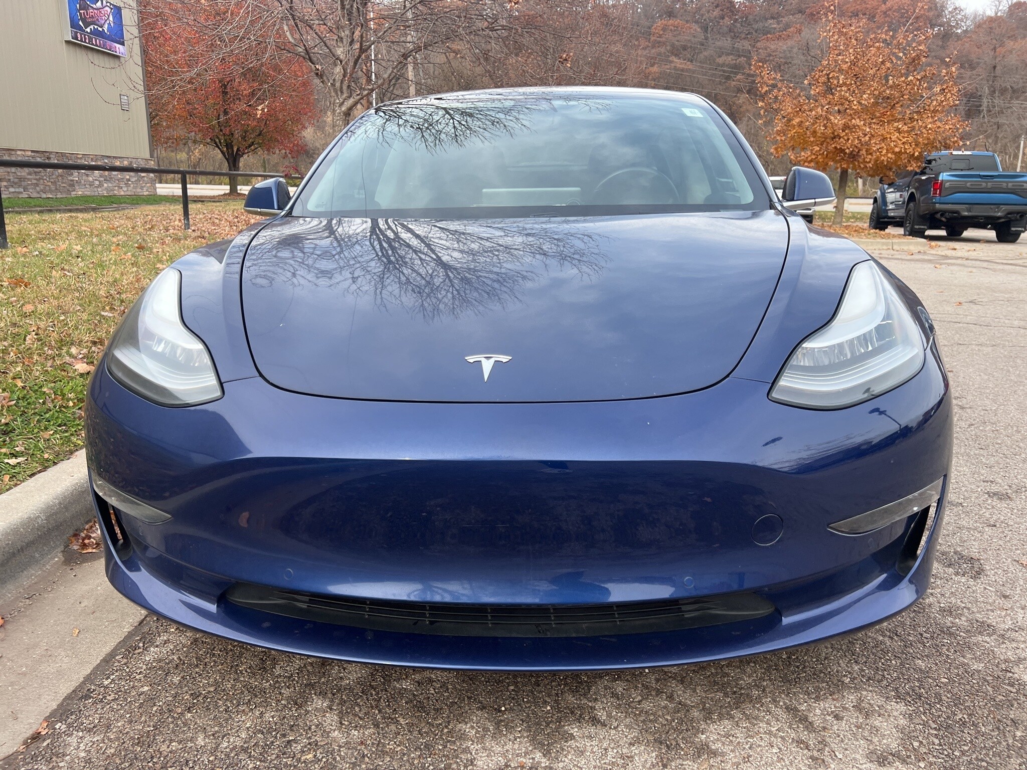 2019 Tesla Model 3 Mid Range photo 2