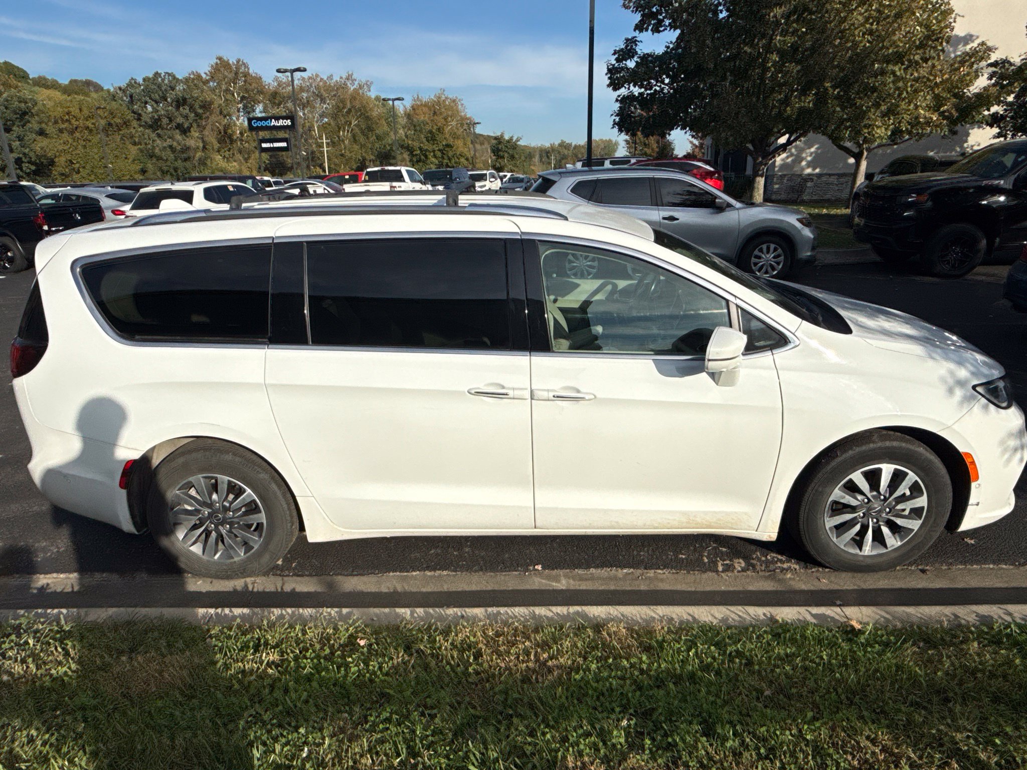 Used 2021 Chrysler Pacifica Hybrid Touring L Minivan/Van