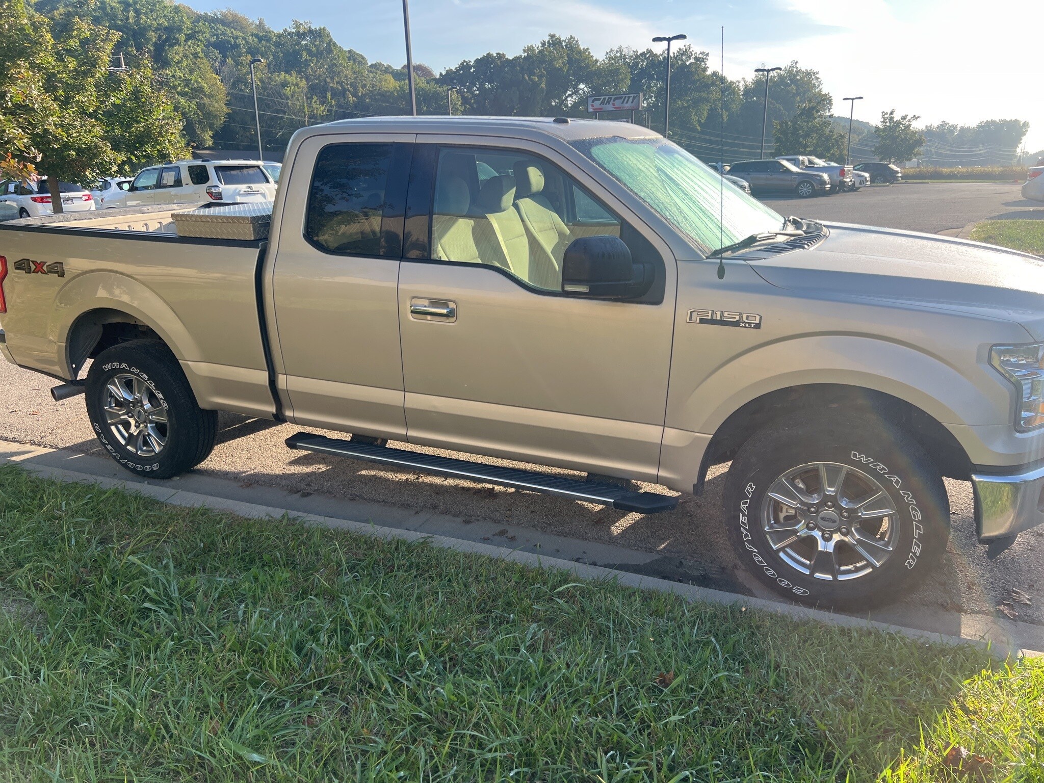 2017 Ford F-150 XLT photo 4