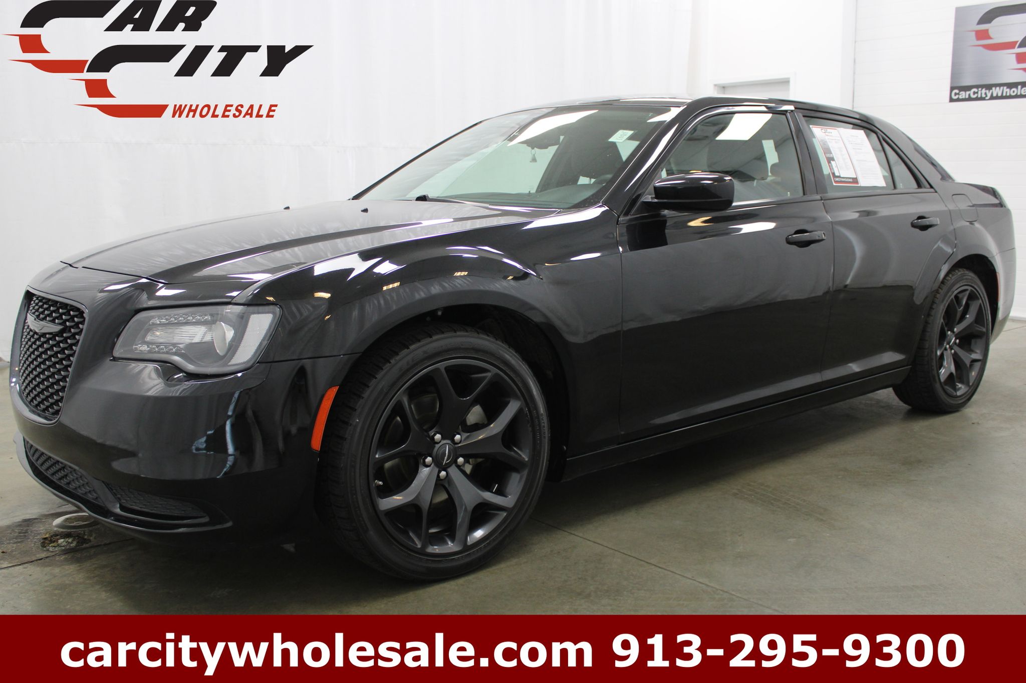 2022 Chrysler 300 Touring's photo