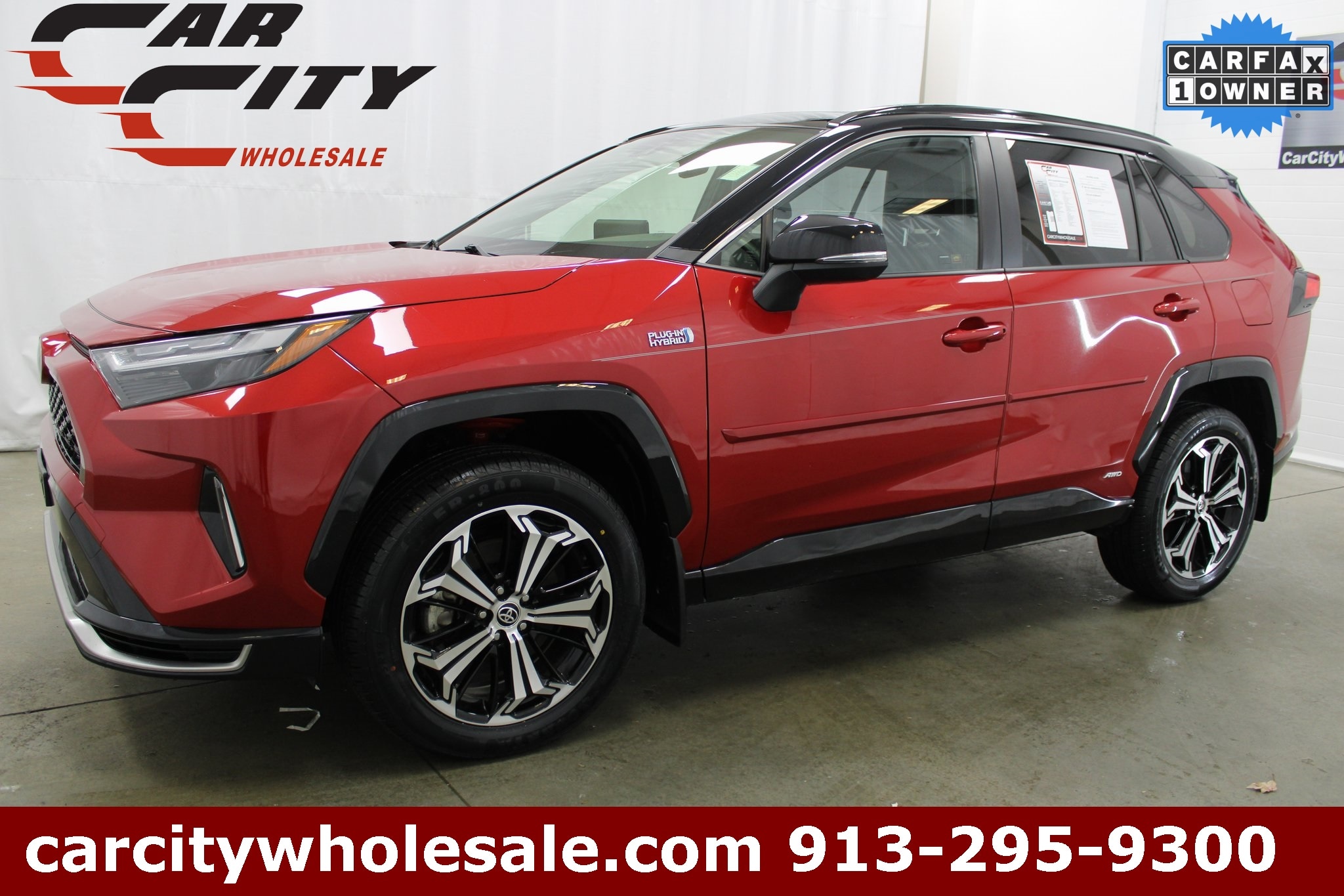 2023 Toyota RAV4 XSE's photo