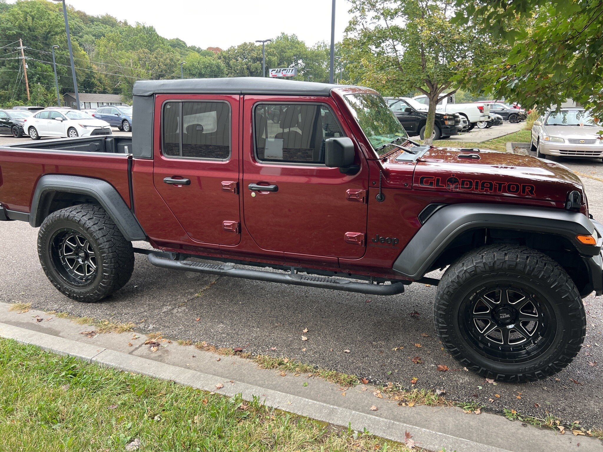 2021 Jeep Gladiator Sport photo 4