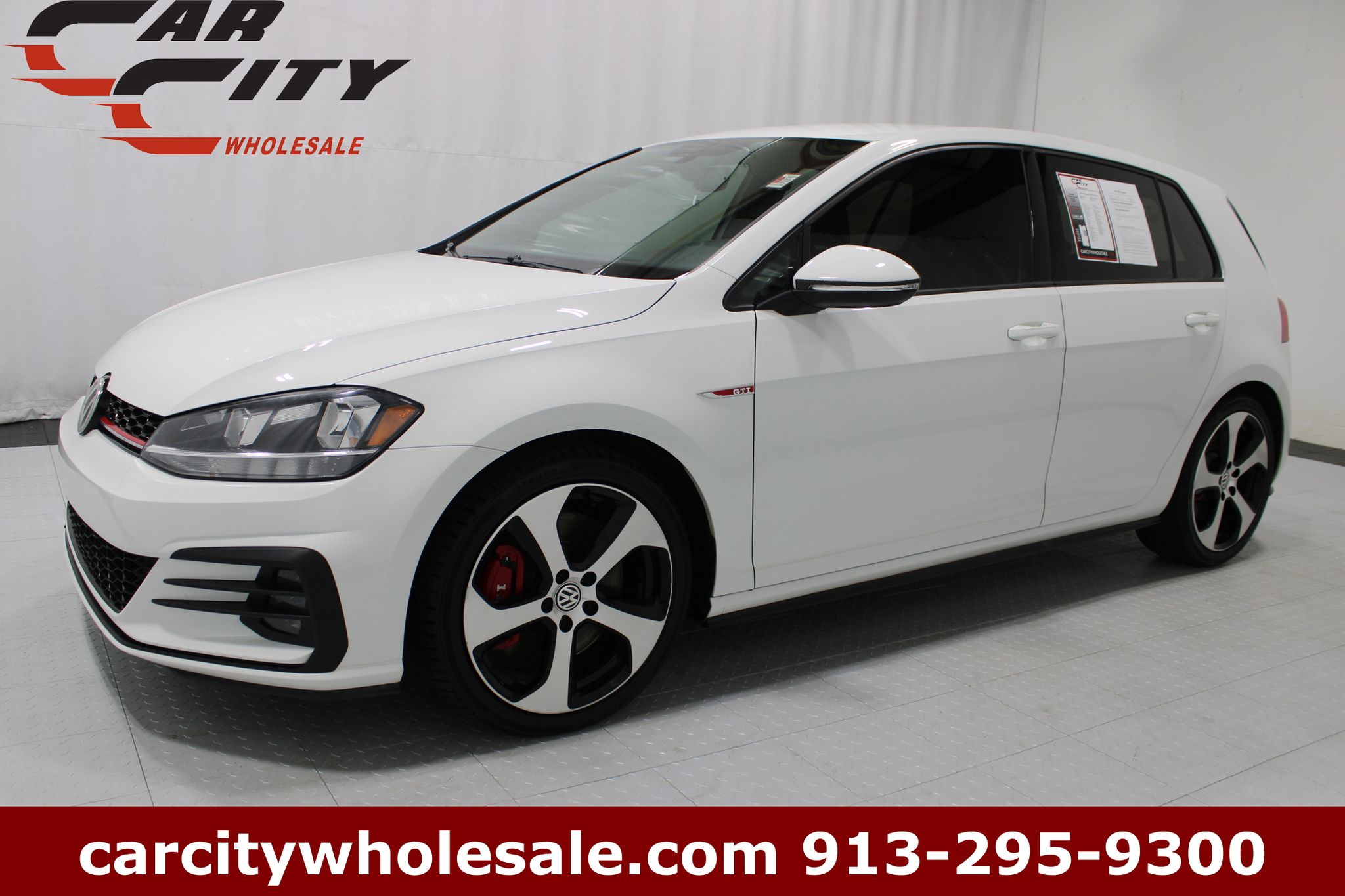 2019 Volkswagen Golf GTI 2.0T SE 4-door's photo