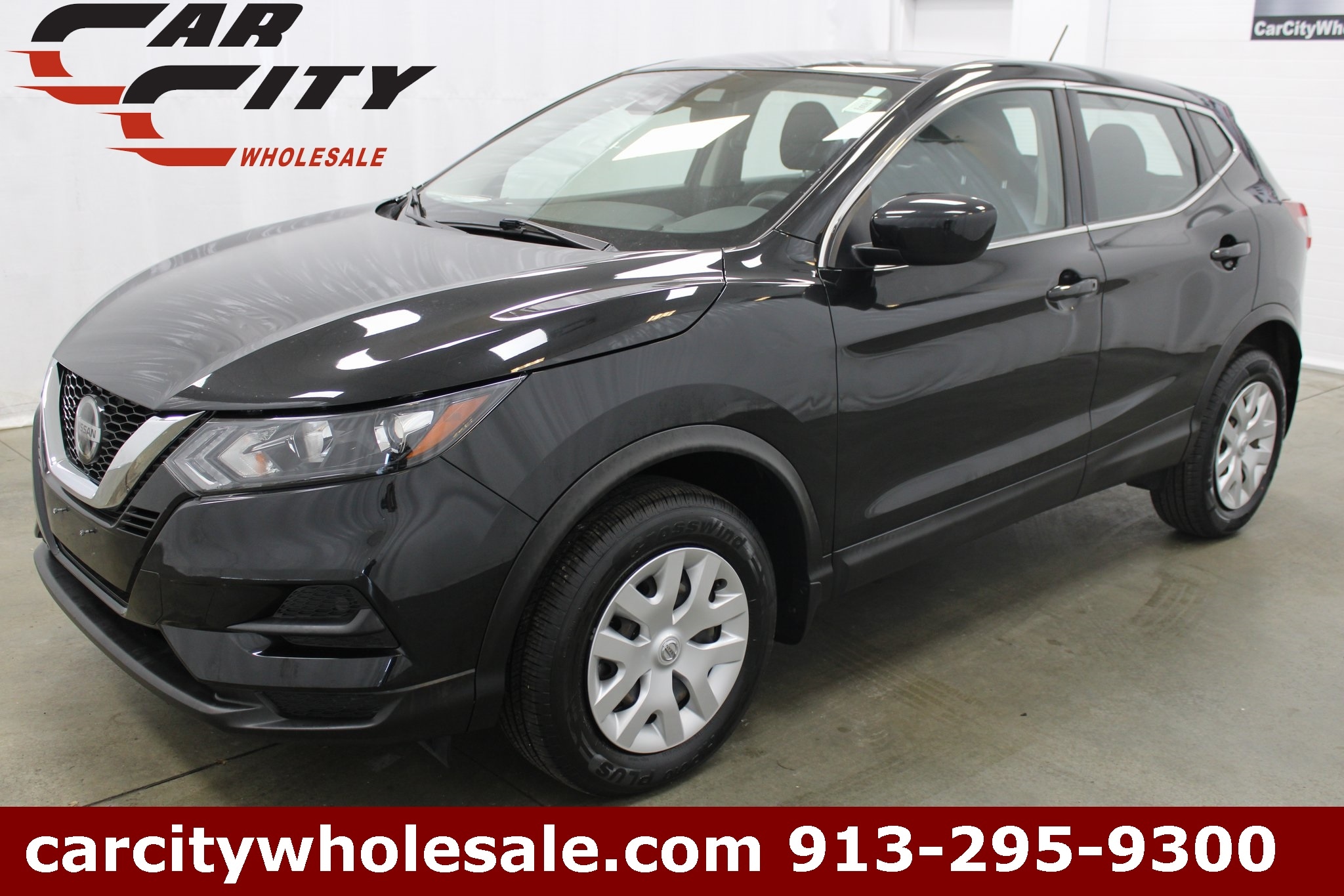 2020 Nissan Rogue Sport S's photo