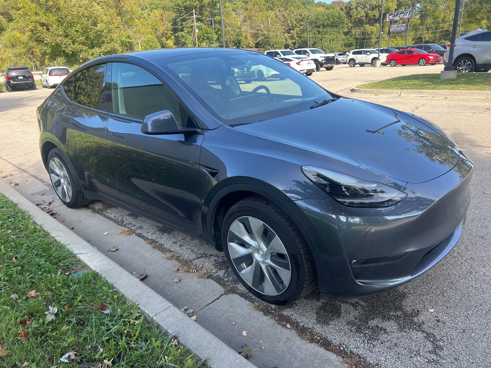 2023 Tesla Model Y Long Range photo 3