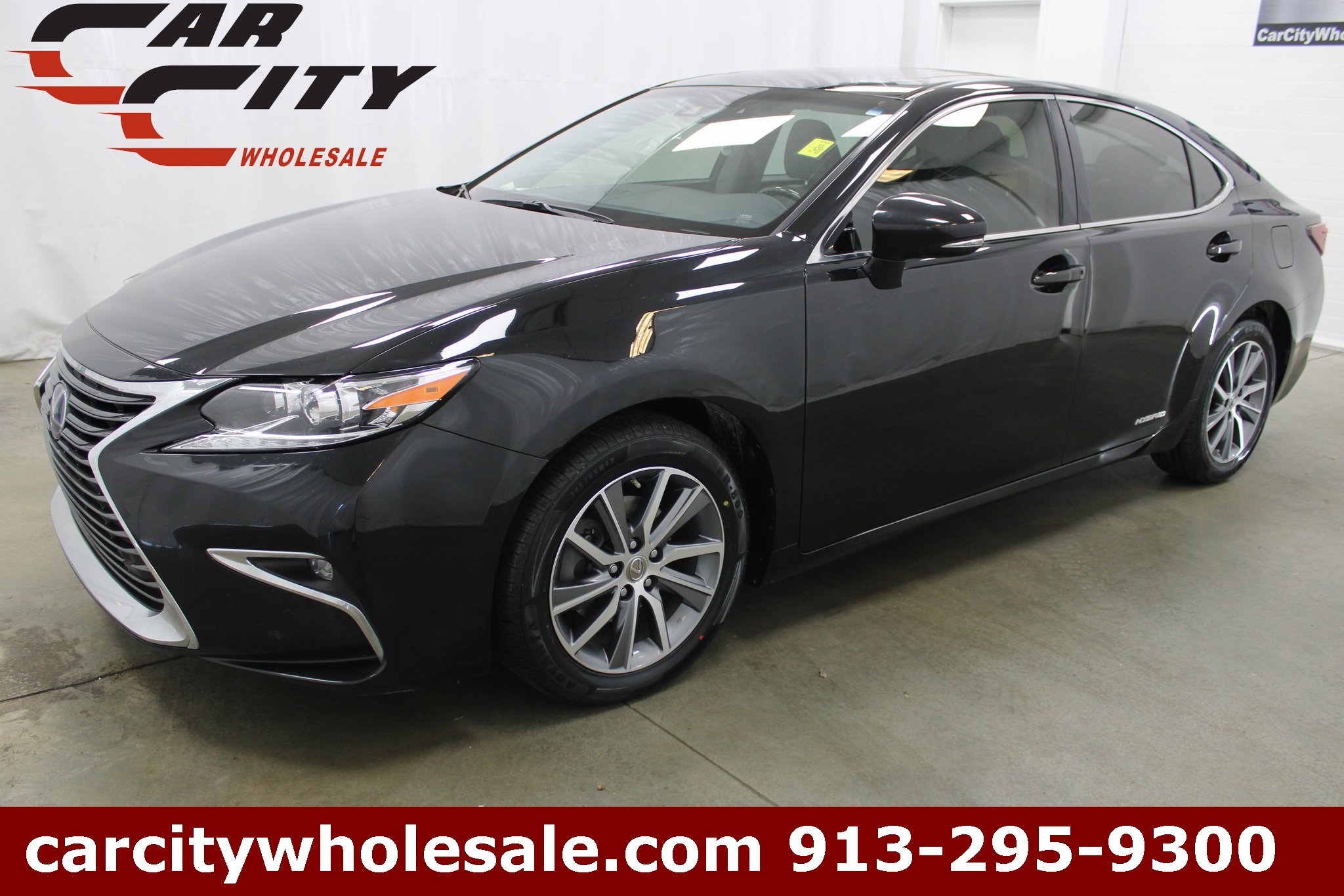 2018 Lexus ES 300h's photo