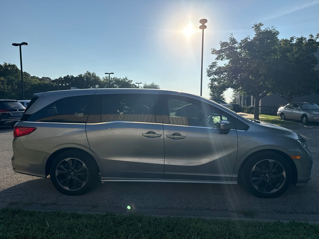 Used 2022 Honda Odyssey Elite Minivan/Van