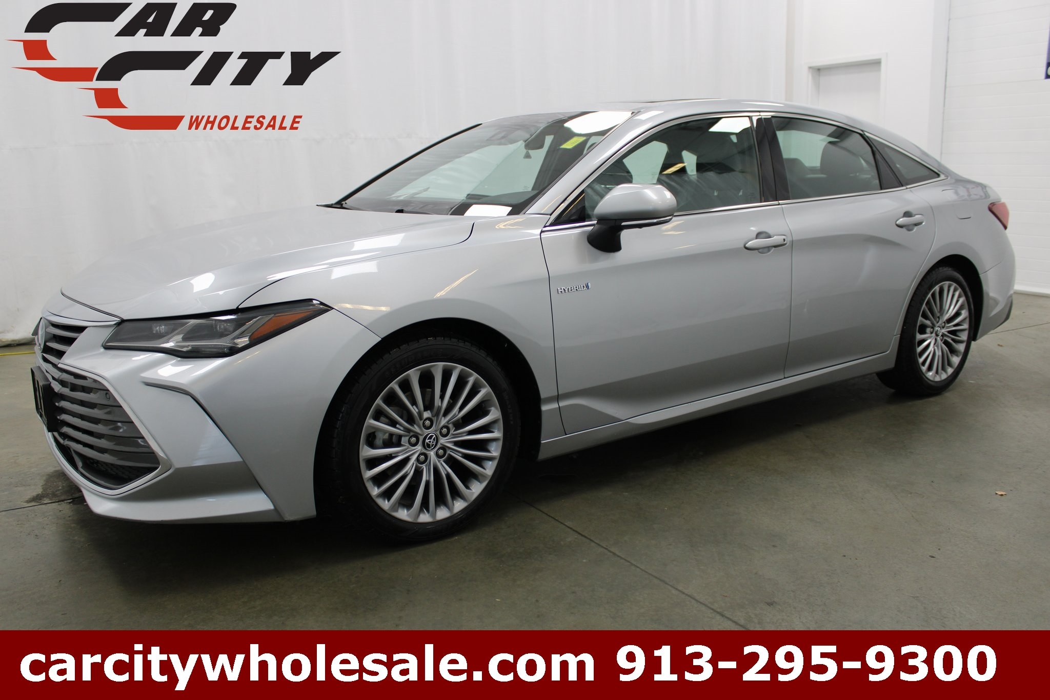 2020 Toyota Avalon Limited's photo