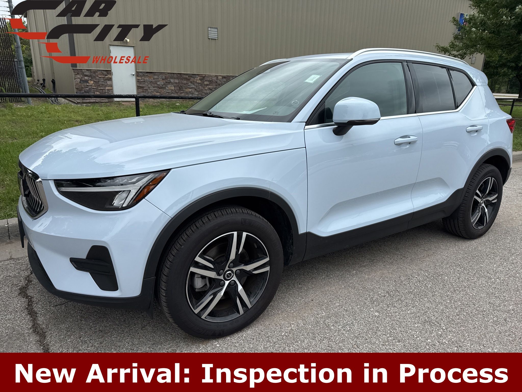 2025 Volvo XC40 B5 Core Bright AWD's photo