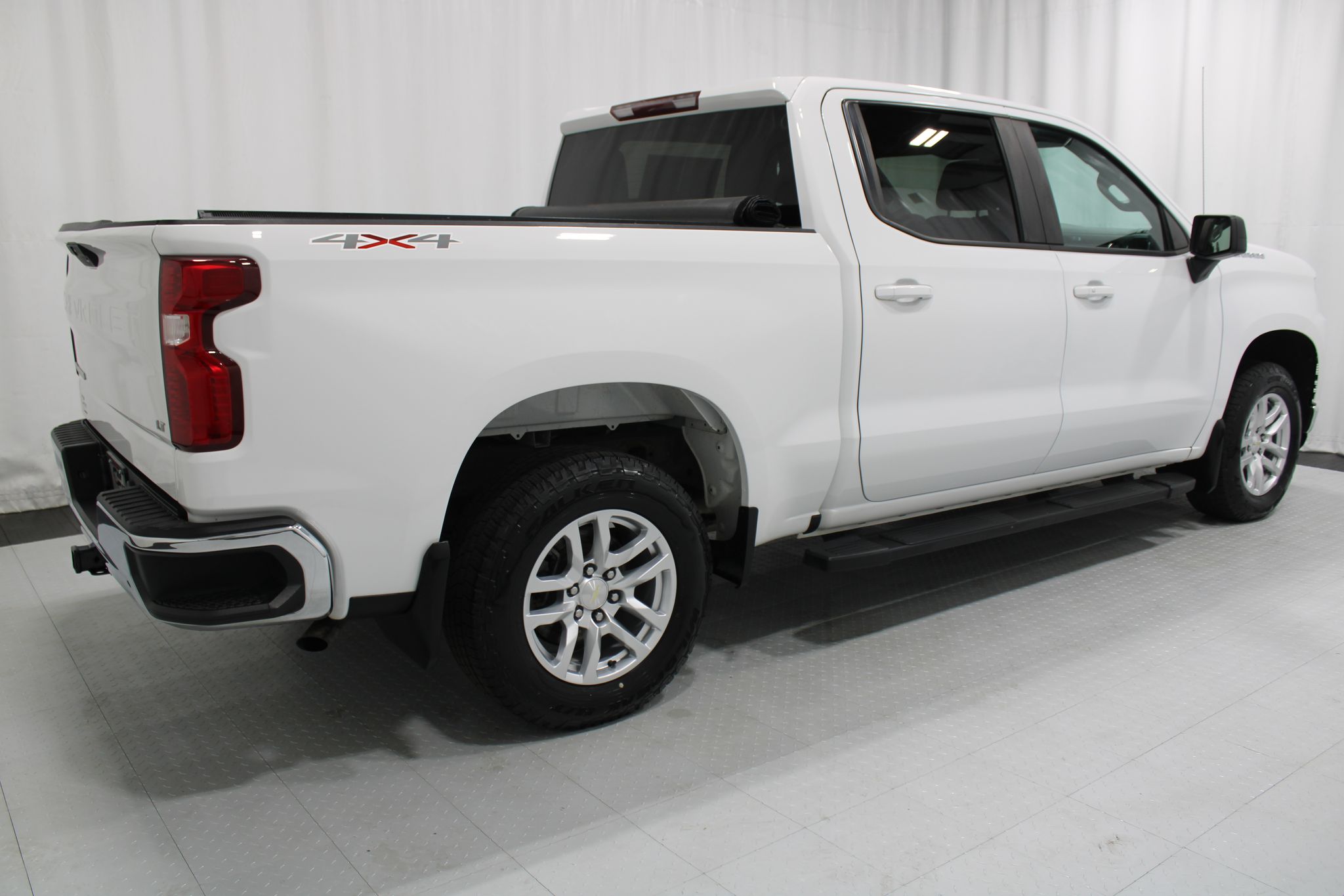 2020 Chevrolet Silverado 1500 LT - Photo 6