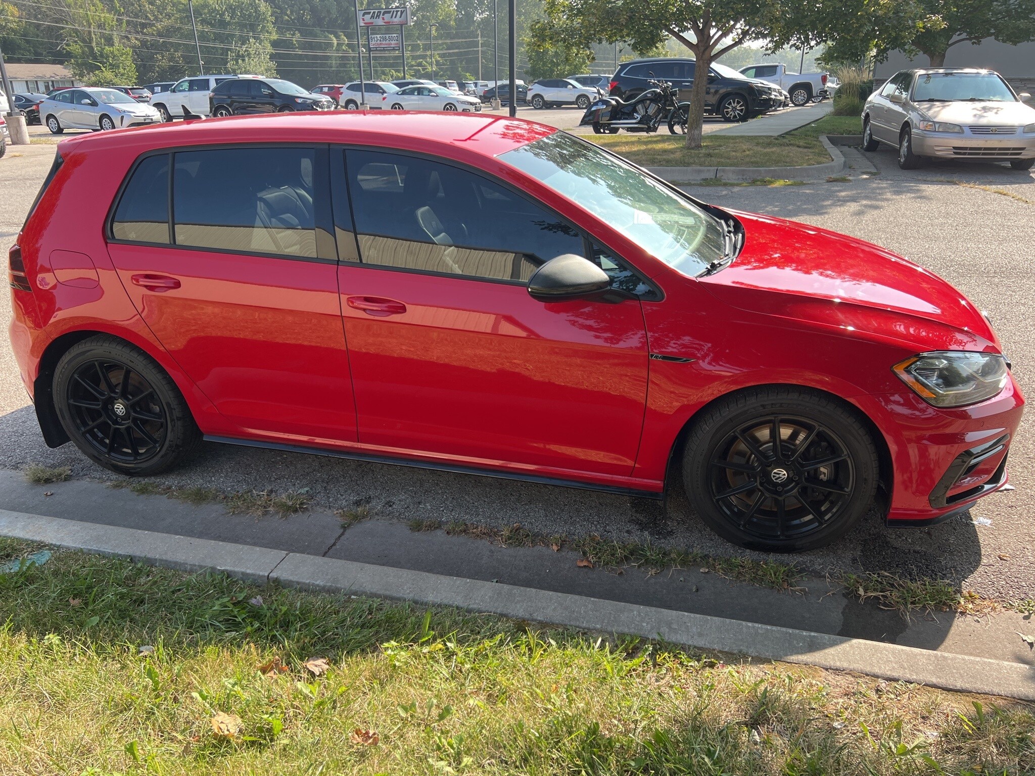 2019 Volkswagen Golf R 4Motion photo 4