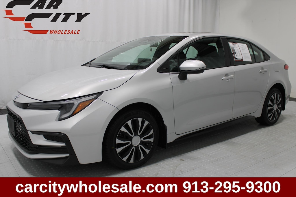 Used 2024 Toyota Corolla SE Sedan