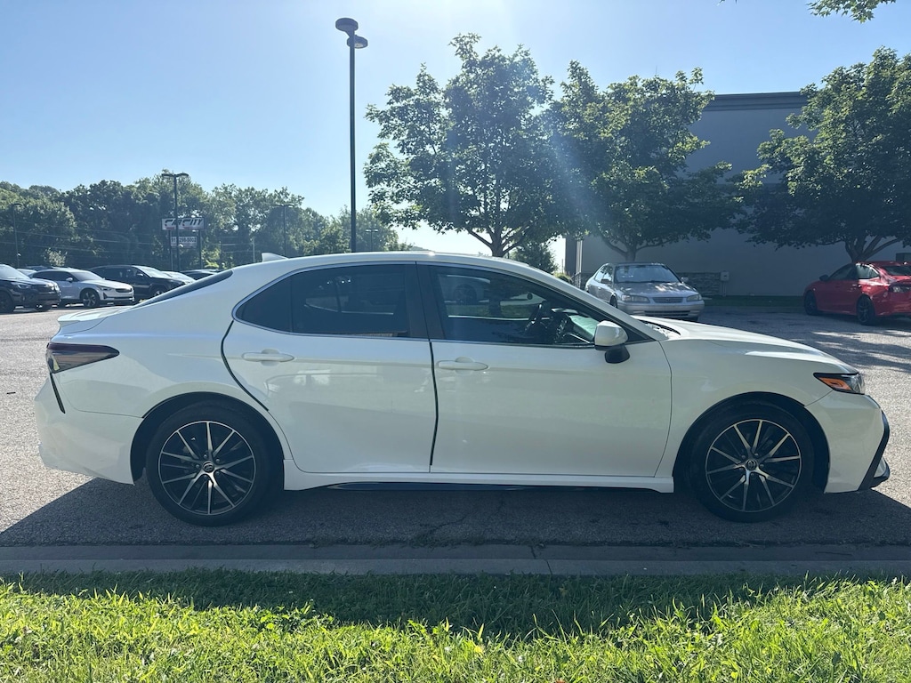 Used 2021 Toyota Camry SE Sedan