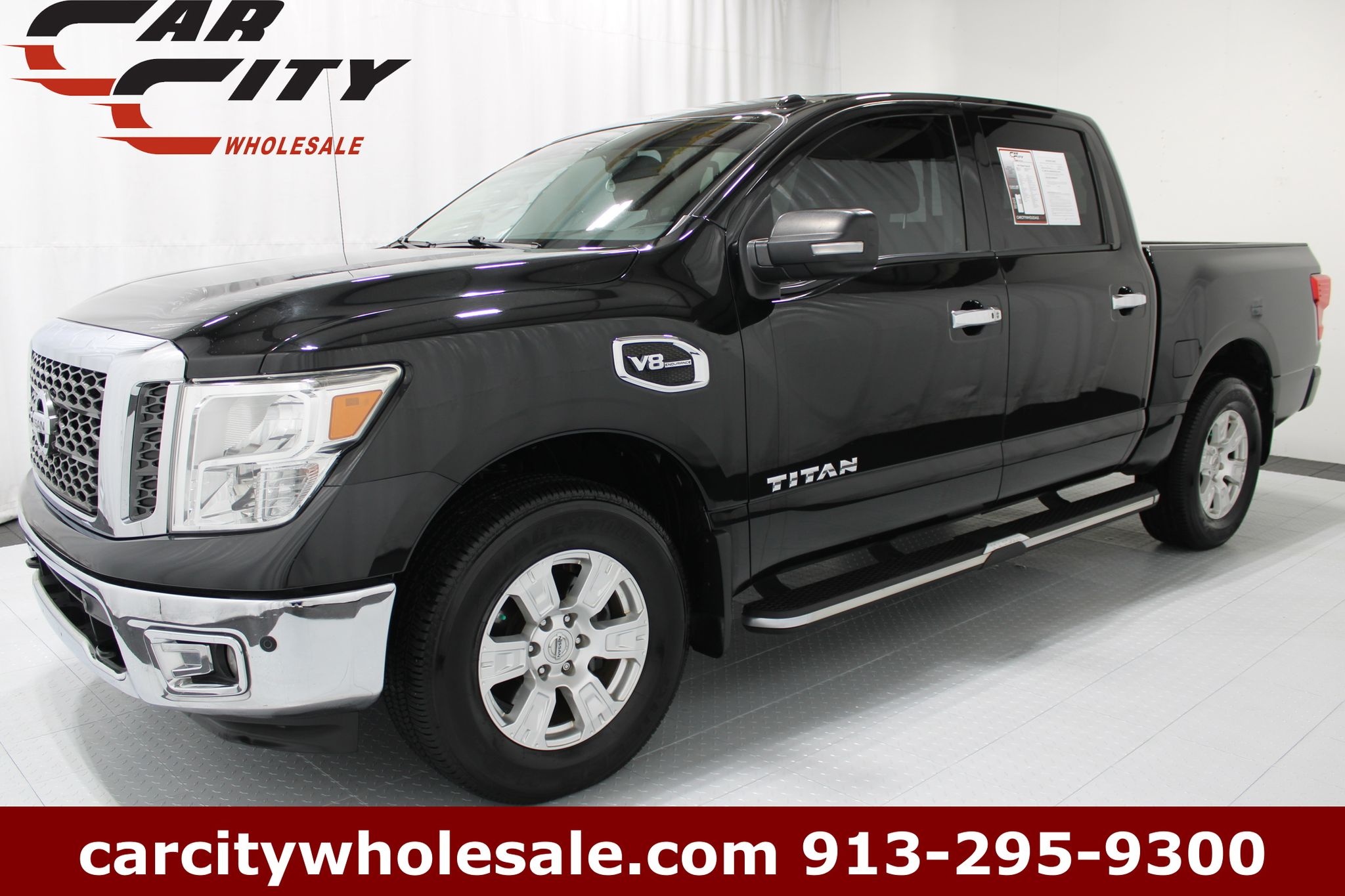 2017 Nissan Titan SV 4X4 Crew Cab's photo