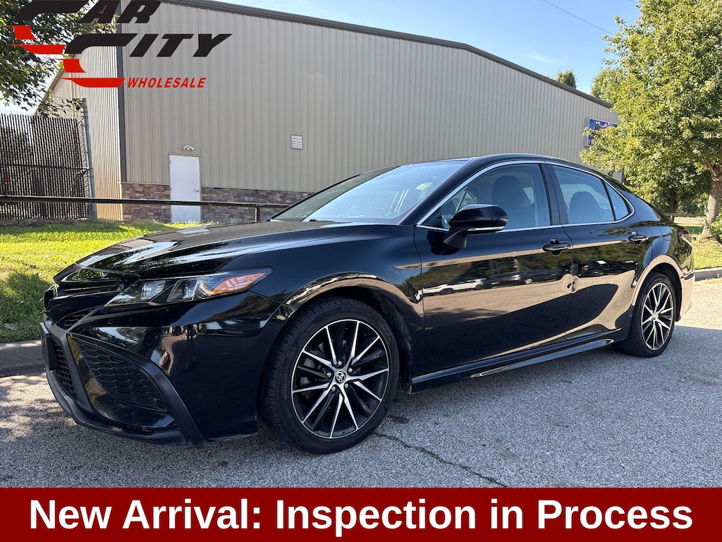 Used 2022 Toyota Camry SE Sedan
