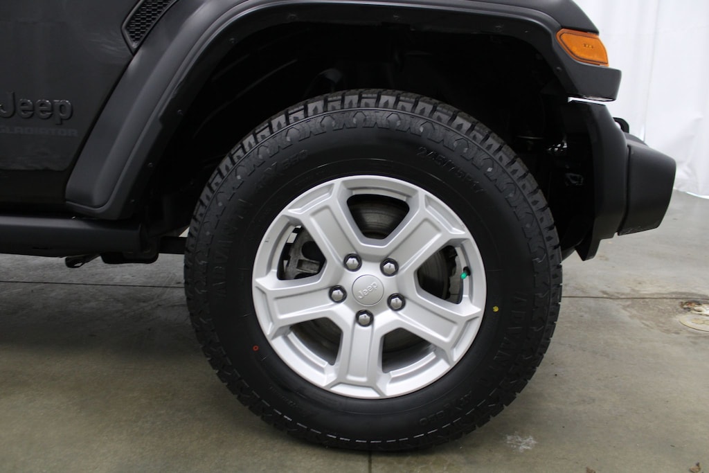 Used 2020 Jeep Gladiator Sport Truck