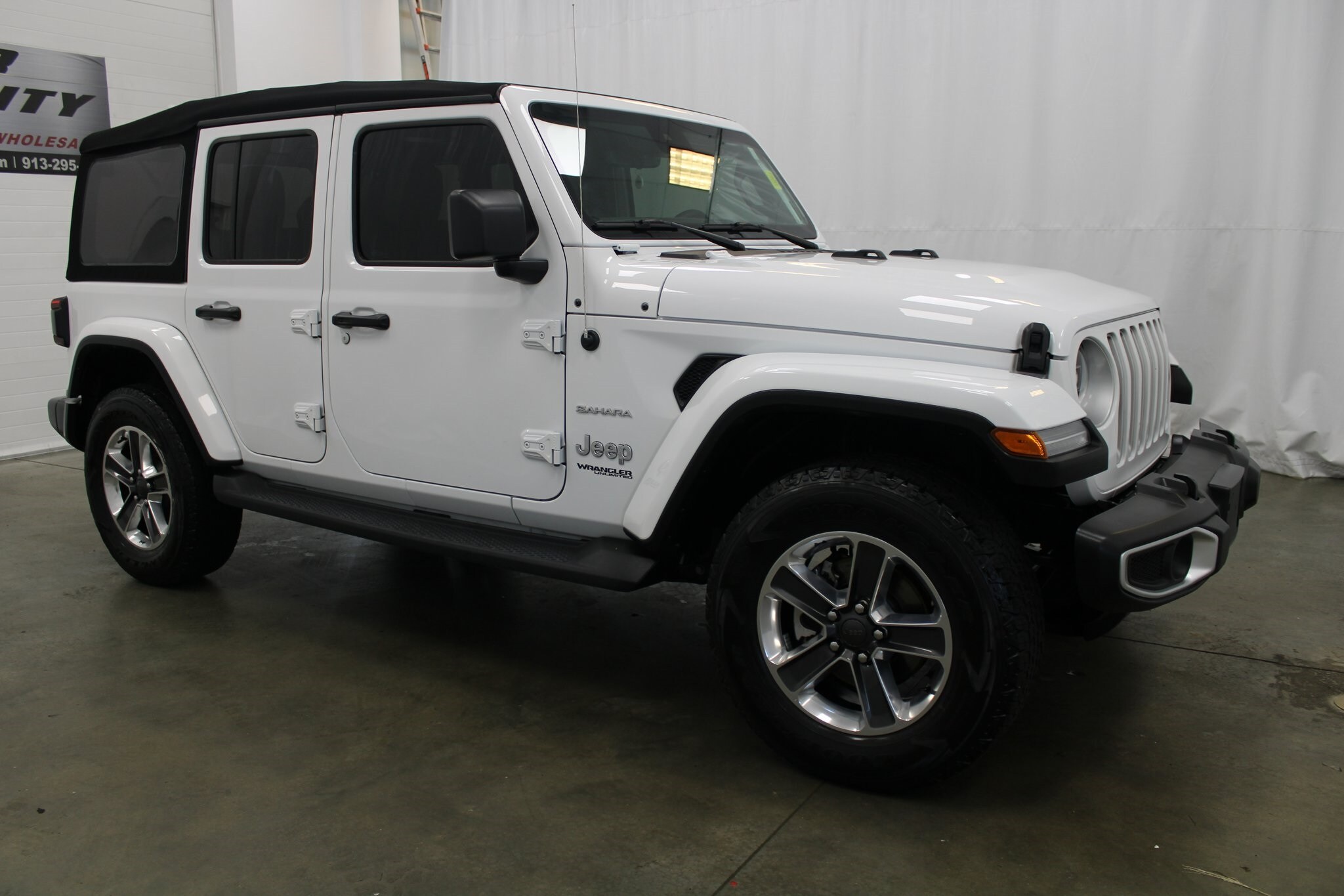 2022 Jeep Wrangler Unlimited Sahara photo 3