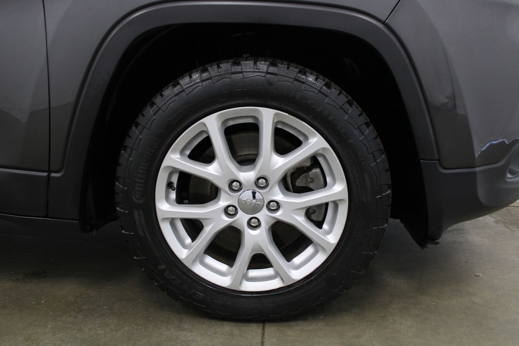 Used 2015 Jeep Cherokee Latitude SUV