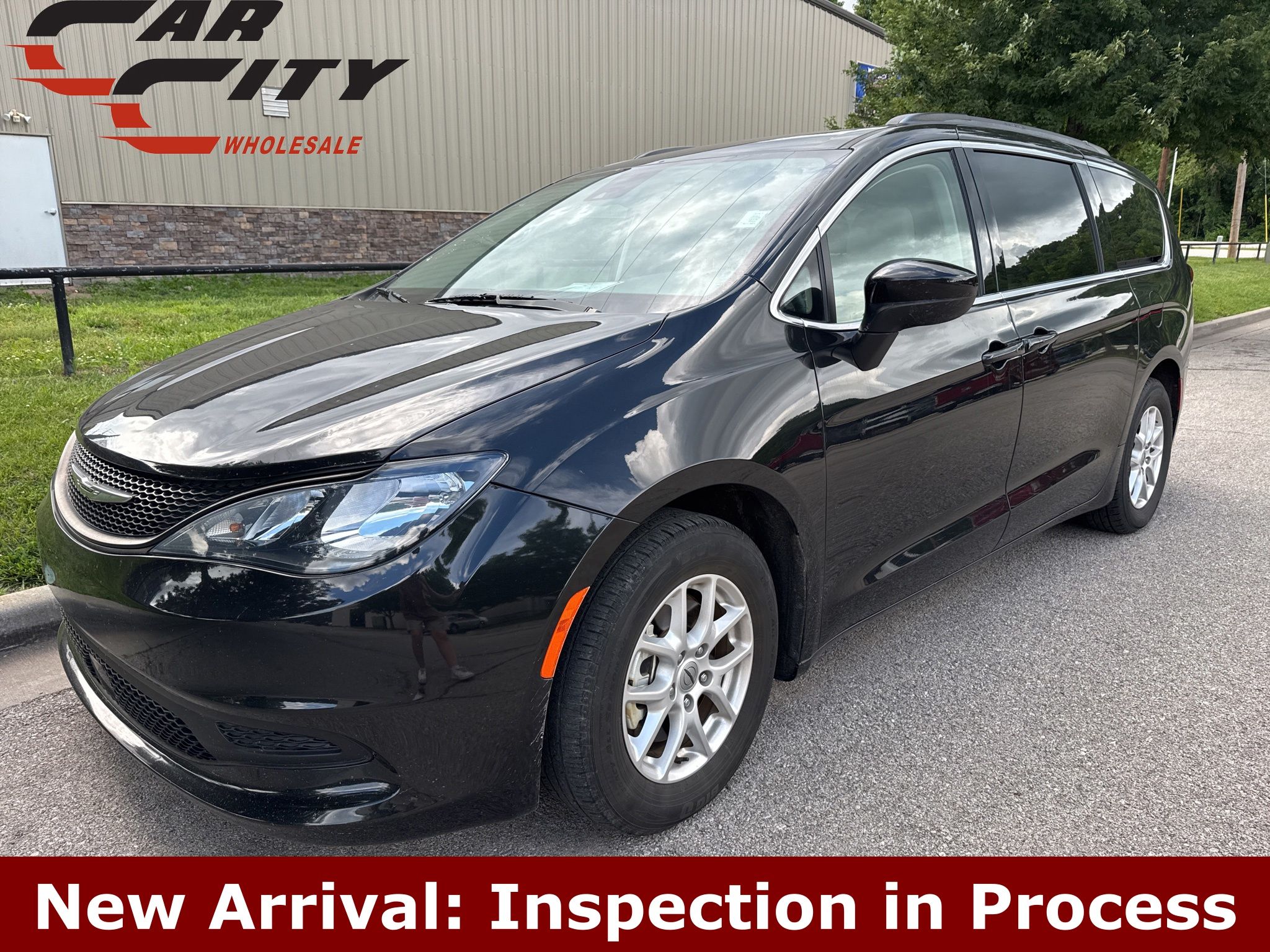 2021 Chrysler Voyager LXI's photo