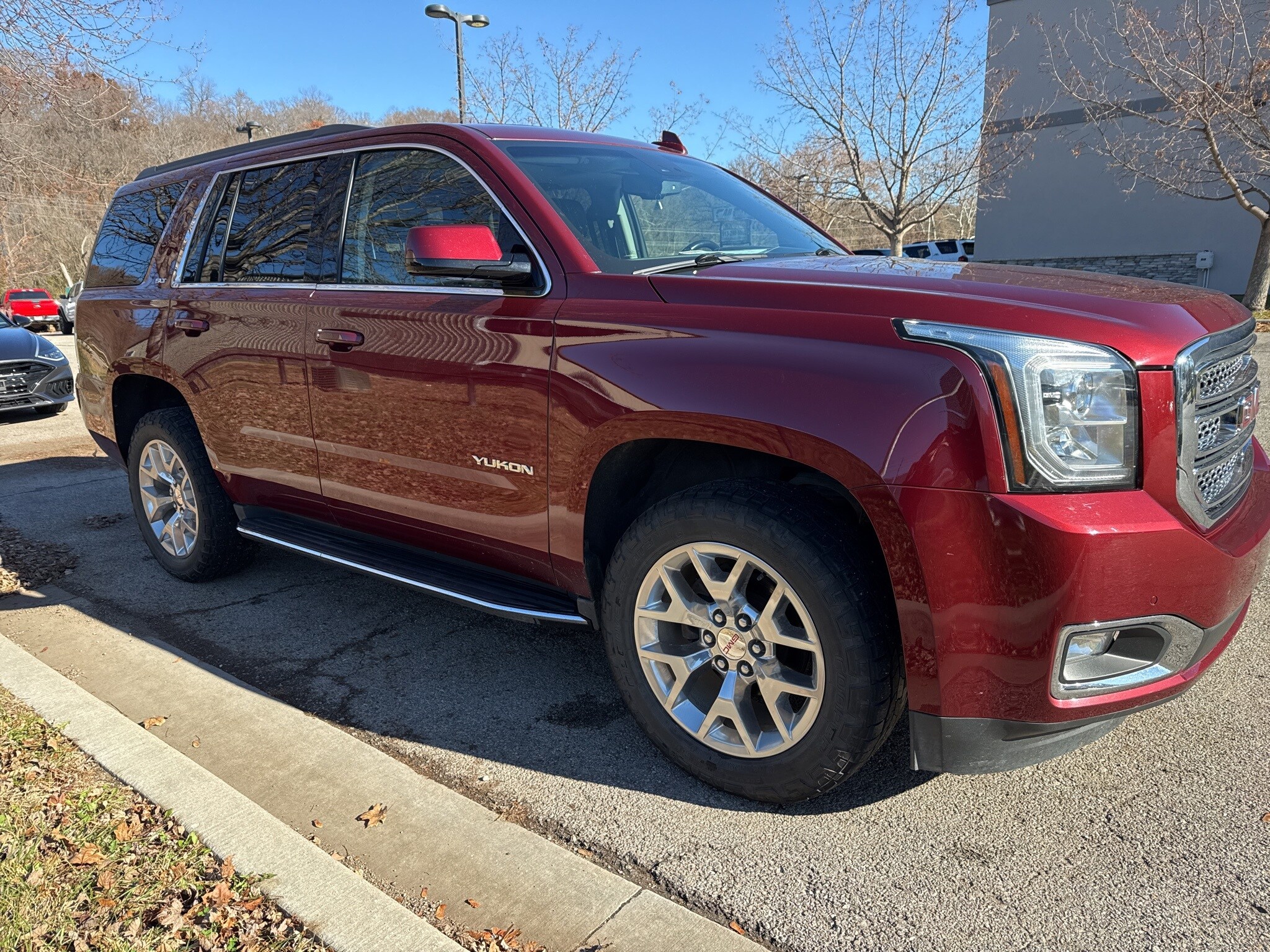 2017 Gmc Yukon SLT photo 3