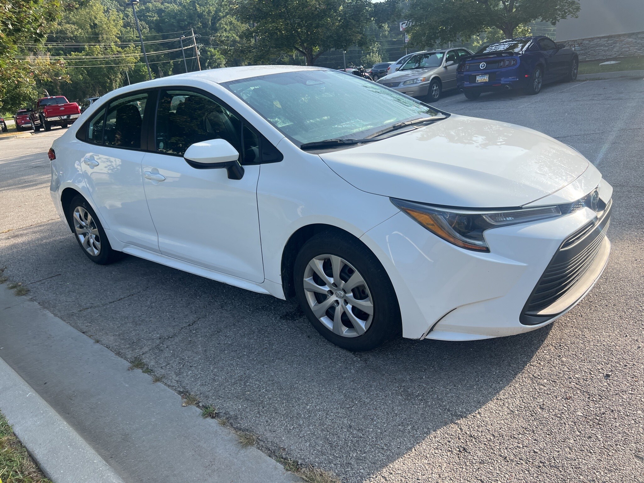 2024 Toyota Corolla LE photo 3