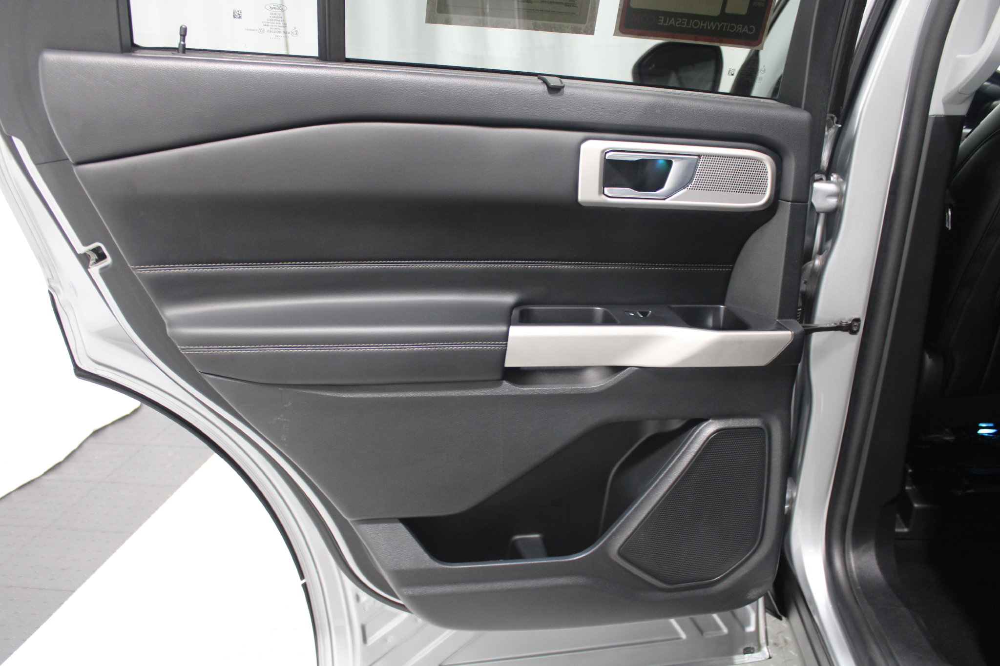 2023 Ford Explorer Limited - Photo 15