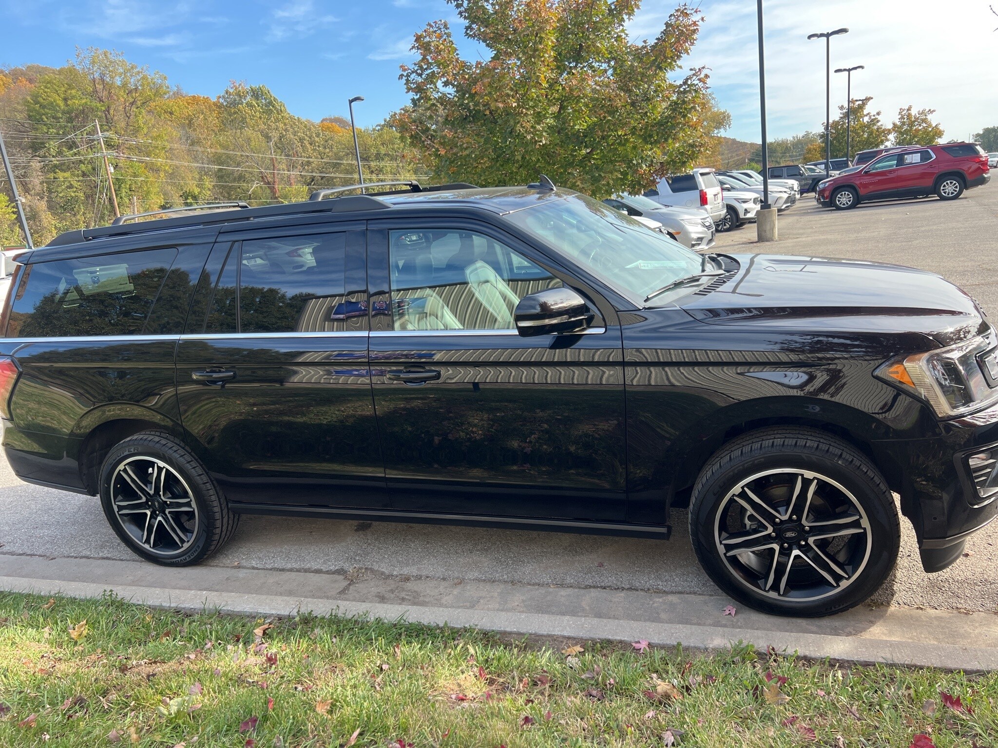 2021 Ford Expedition MAX Limited photo 3