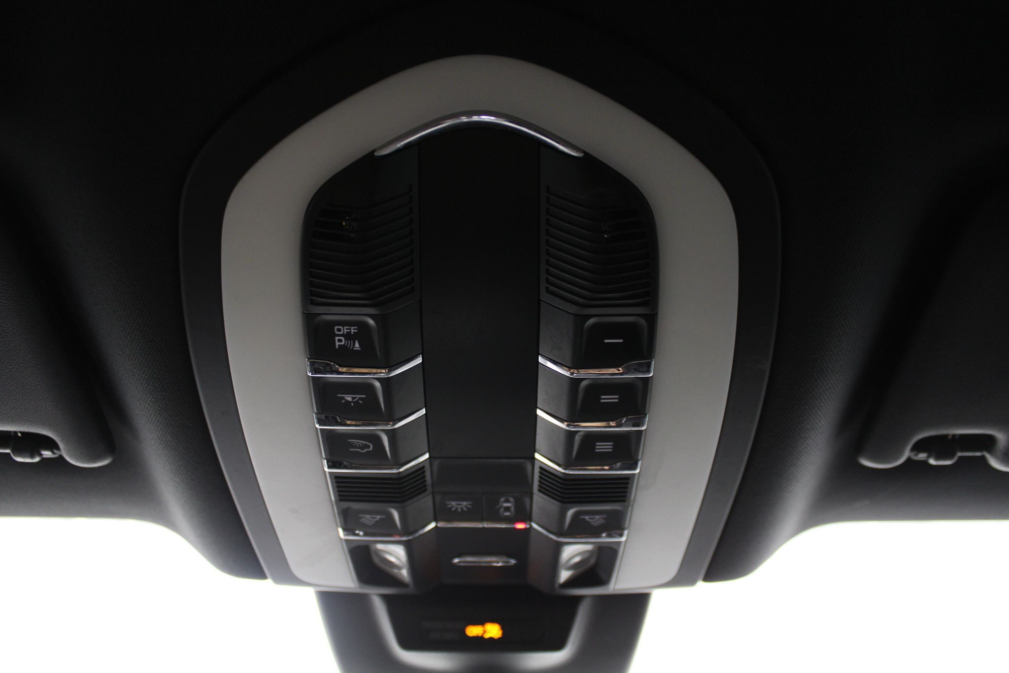 2021 Porsche Macan S - Photo 34