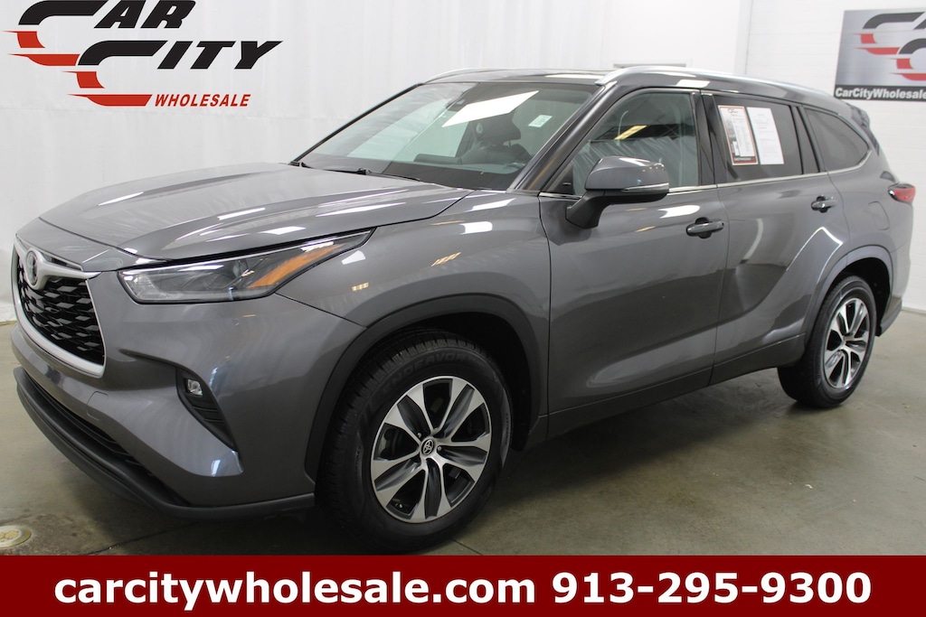 Used 2021 Toyota Highlander XLE SUV