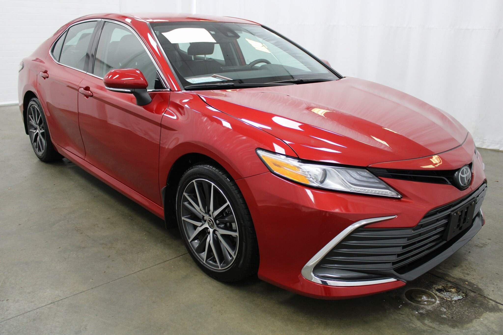 2023 Toyota Camry XLE photo 3