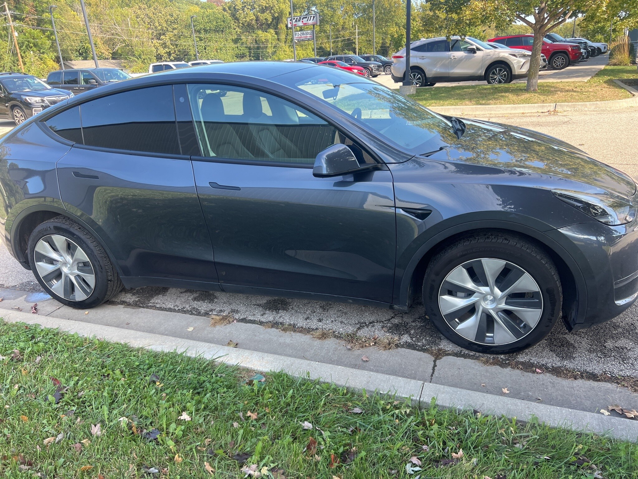 2023 Tesla Model Y Long Range photo 4