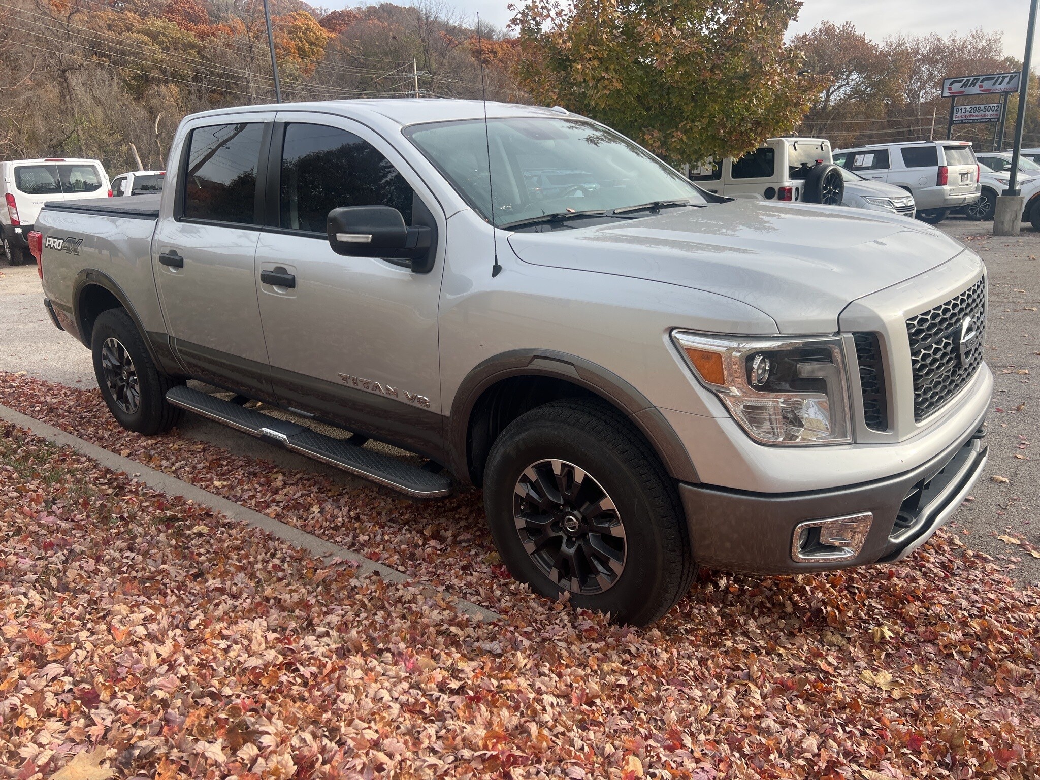 2019 Nissan Titan PRO-4X photo 3