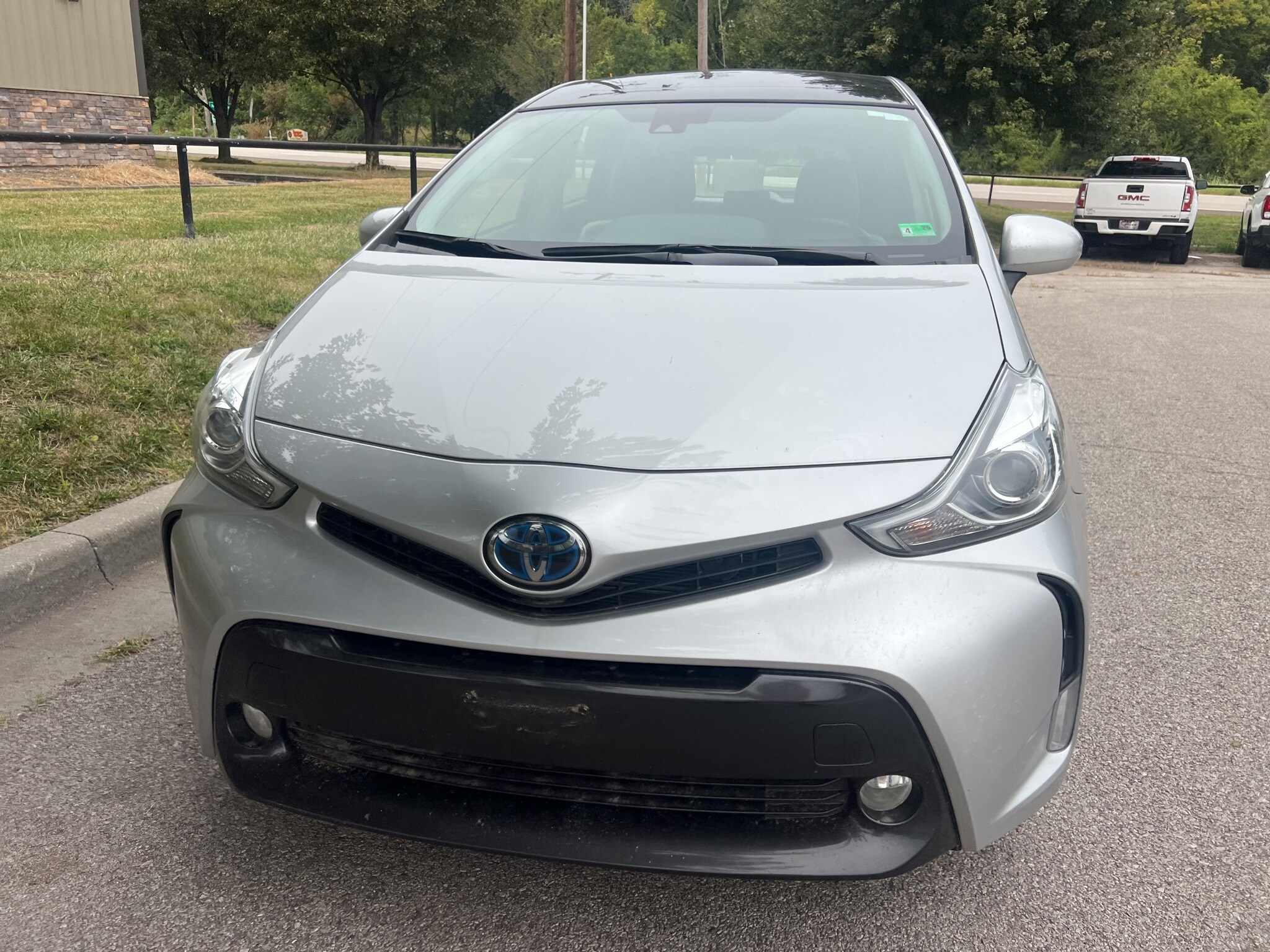 2017 Toyota Prius V Five photo 2
