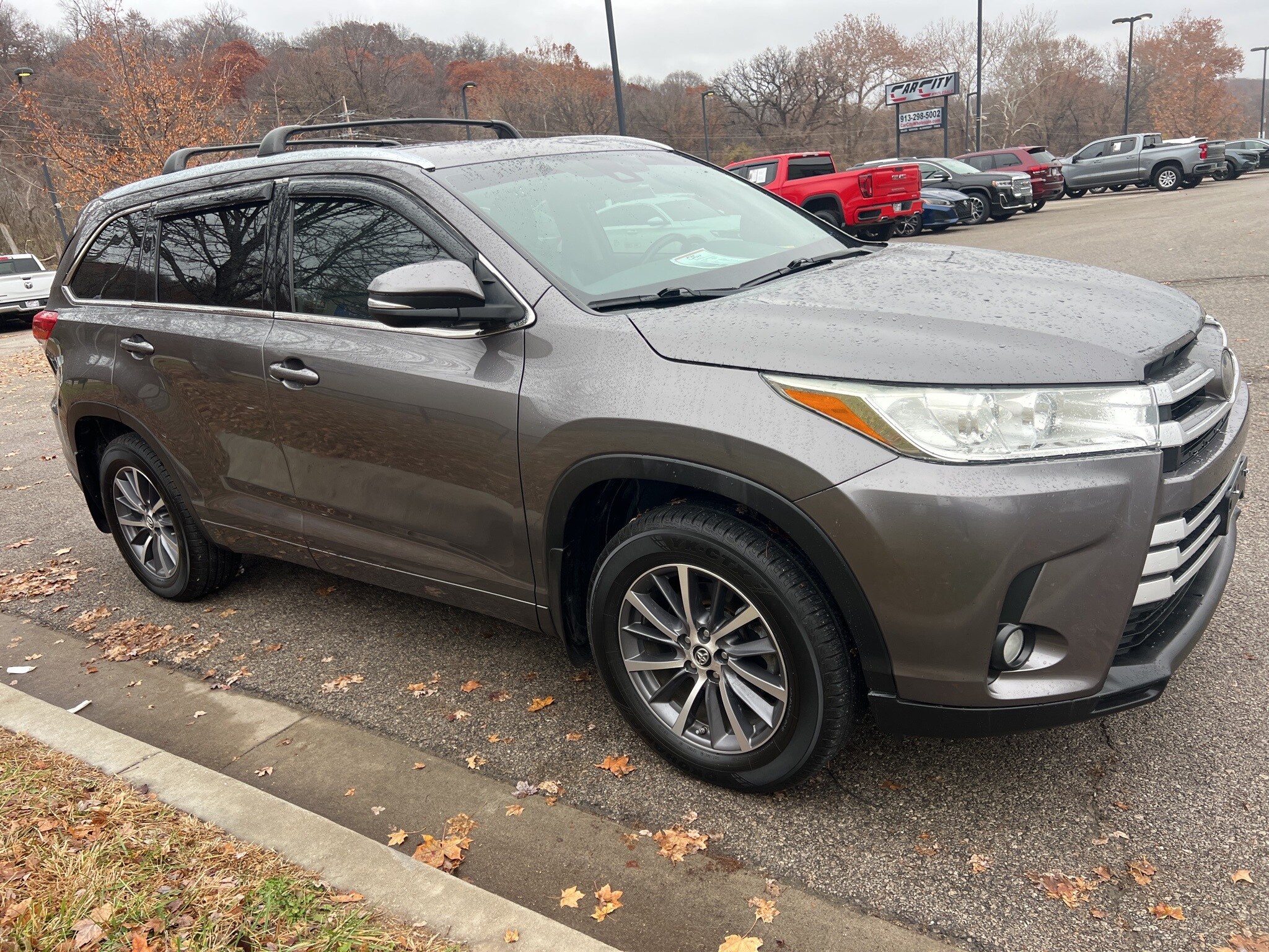 2018 Toyota Highlander XLE photo 2