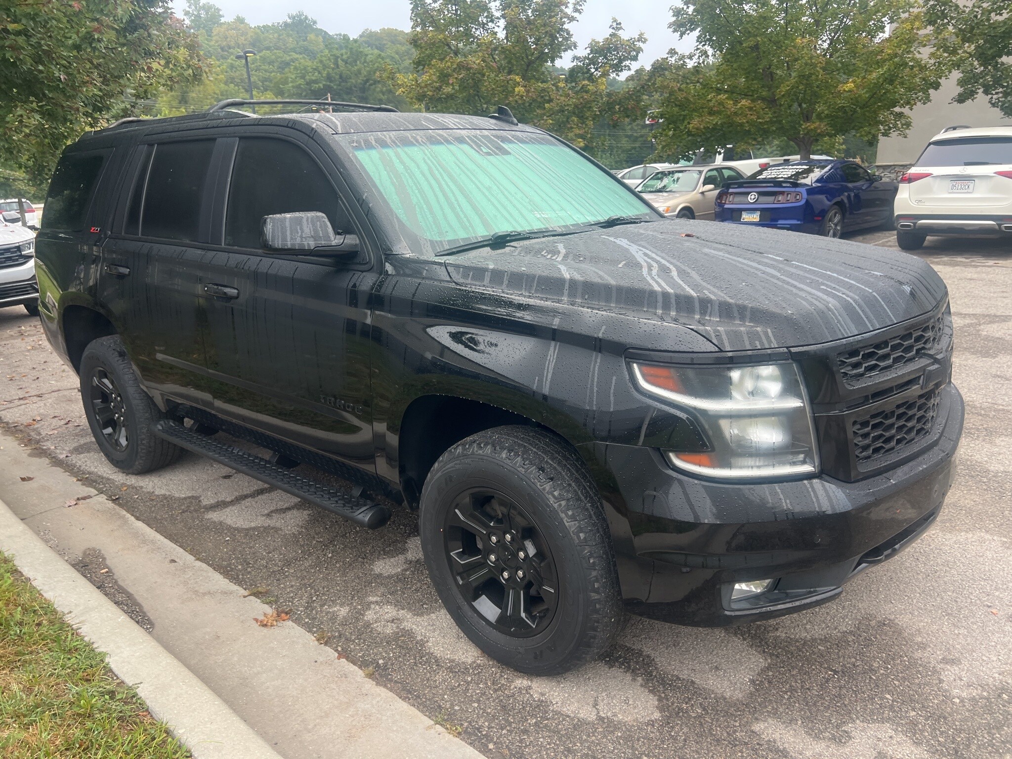 2018 Chevrolet Tahoe LT Z71 photo 2