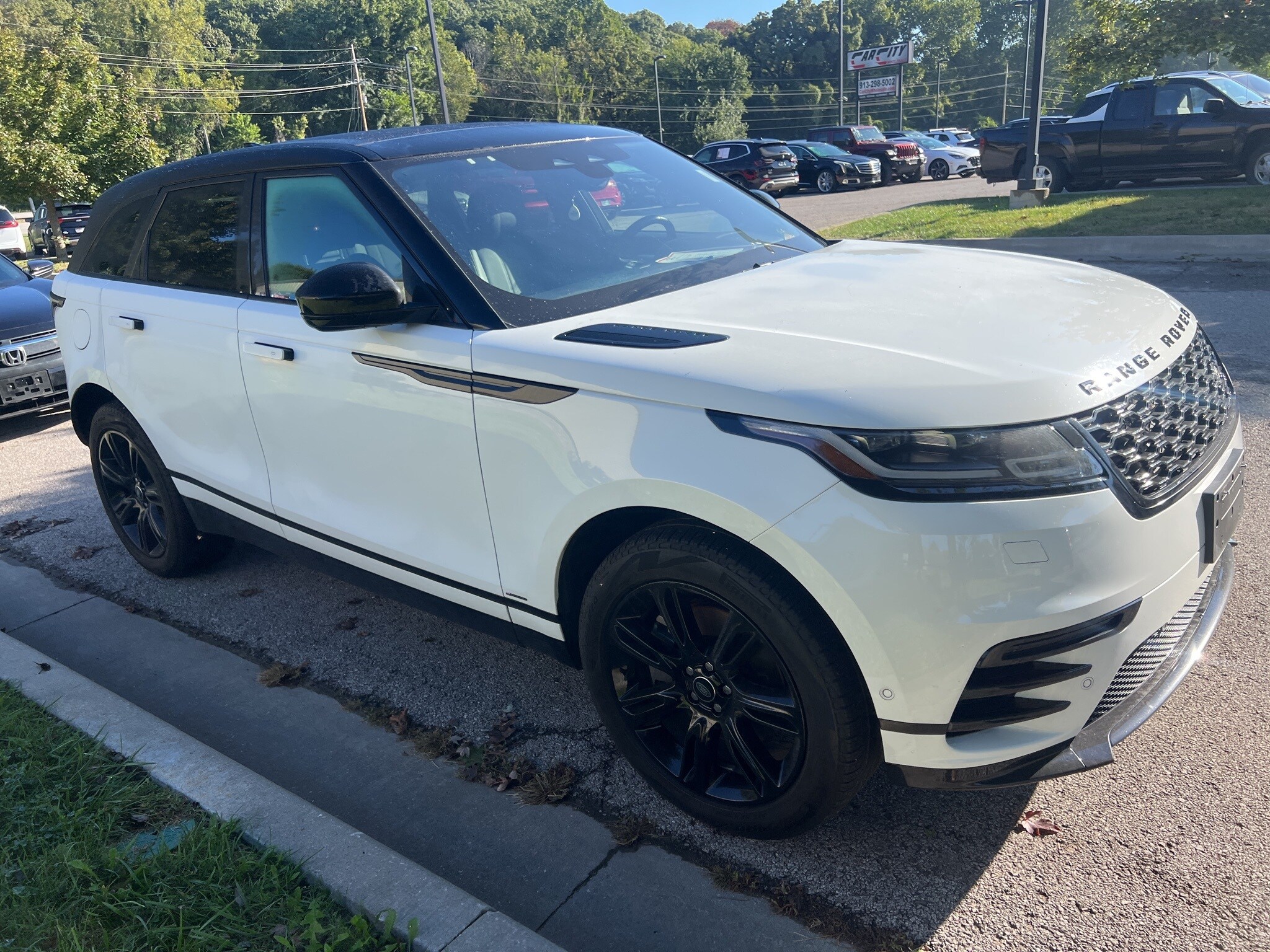 2021 Land Rover Range Rover Velar P250 R-Dynamic S photo 3
