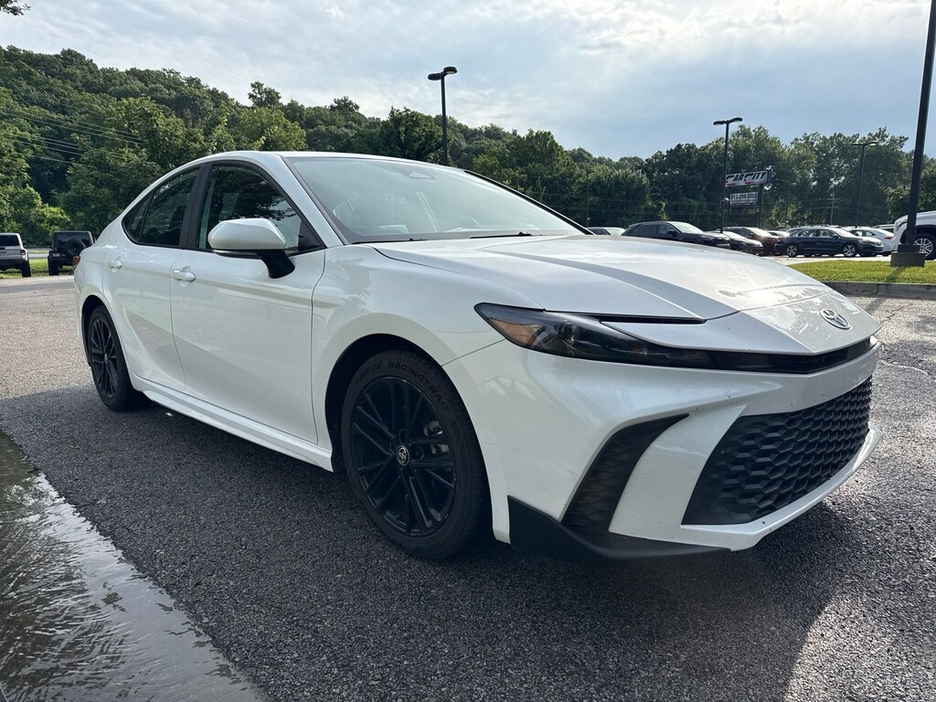 Used 2025 Toyota Camry SE Sedan