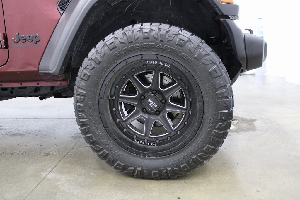 Used 2021 Jeep Gladiator Sport Truck