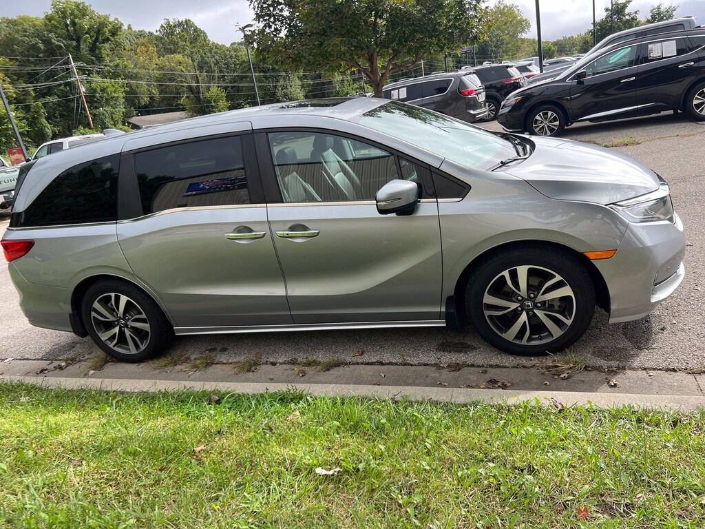 Used 2023 Honda Odyssey Touring Minivan/Van