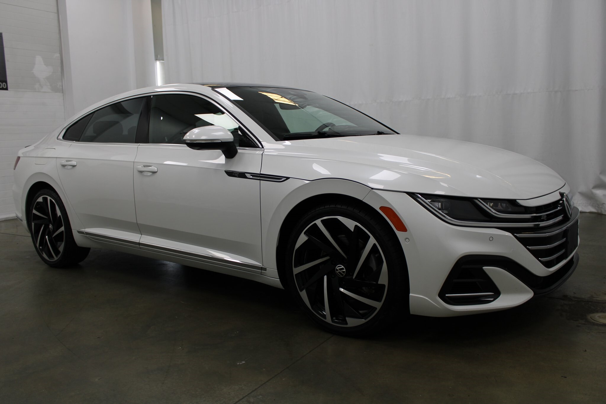 2021 Volkswagen Arteon SEL Premium R-Line photo 3