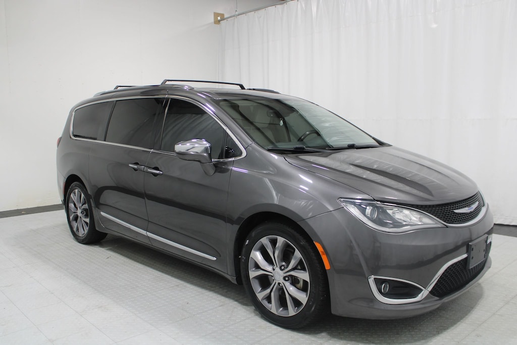 Used 2019 Chrysler Pacifica Limited Minivan/Van